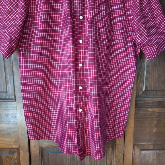 L.L. Bean Wrinkle Resistant 100% Cotton Red Plaid Short Sleeve Button Down Shirt - Picture 3 of 7